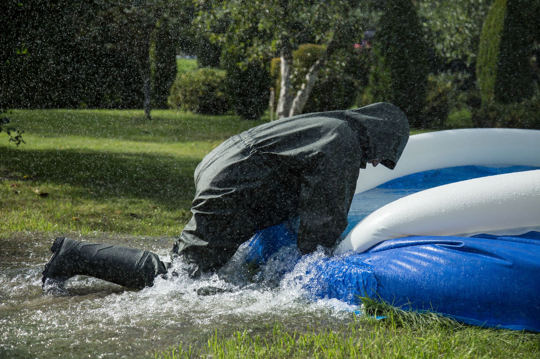 Réparation dégât des eaux équipe à Suresnes